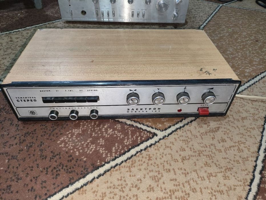 Мощный 100+100 Ватт.