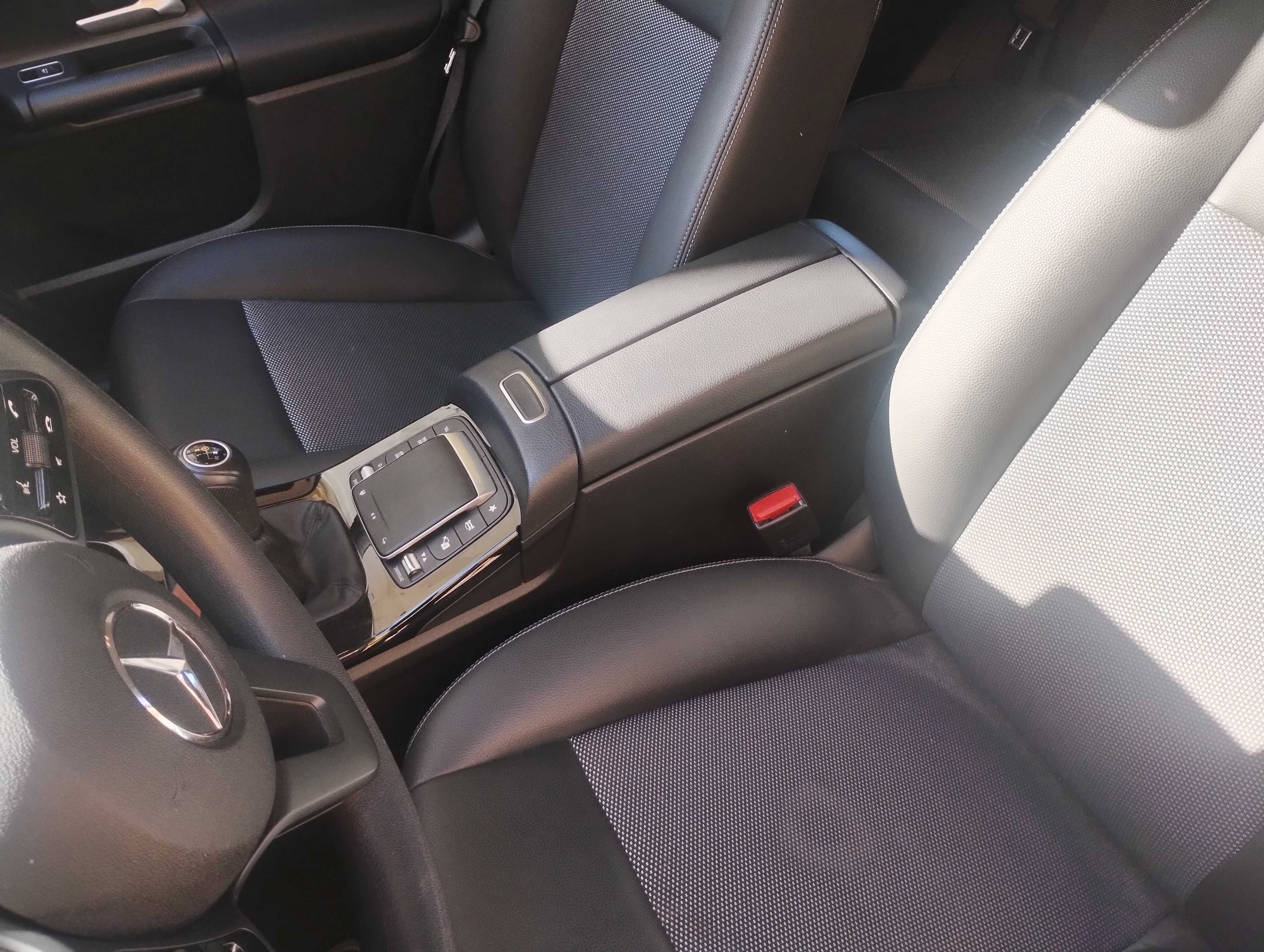 Mercedes B180 2022