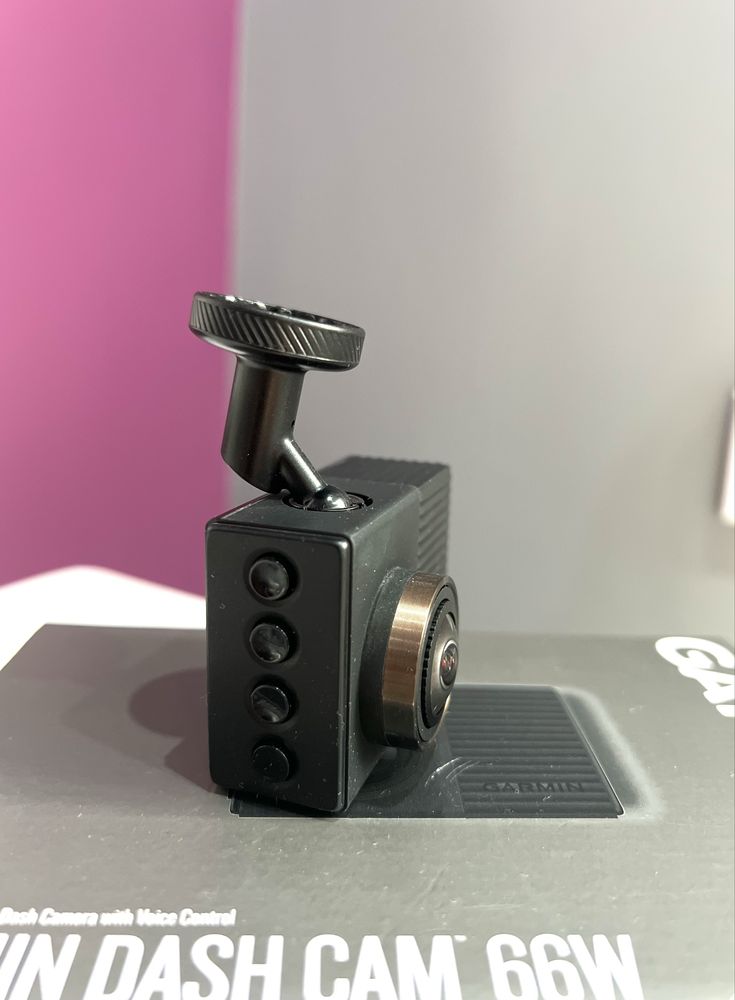 Garmin Dash cam  66w