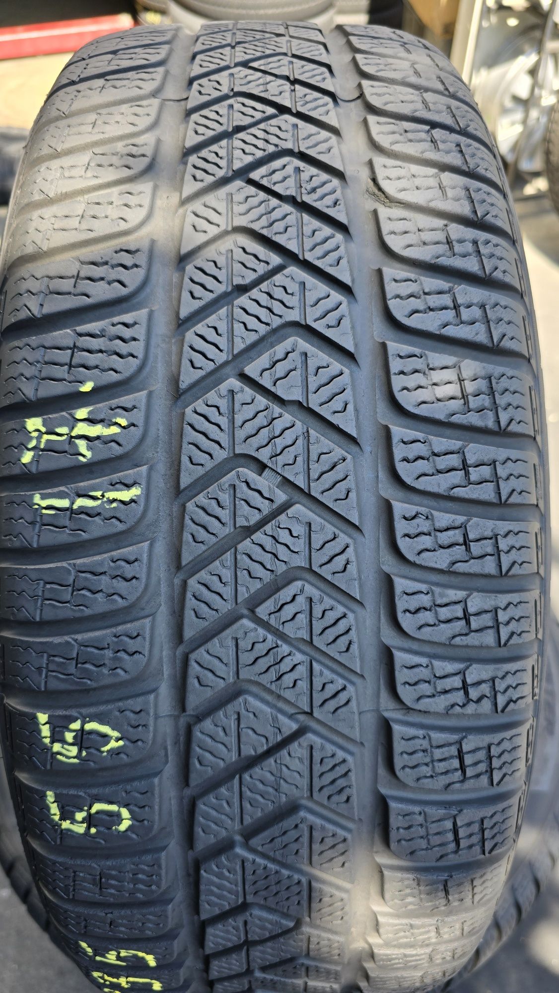 4 anvelope iarnă Pirelli 235/55/17  - dot 2022