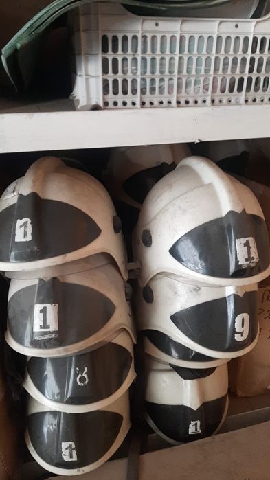 Шлем каска пожарного