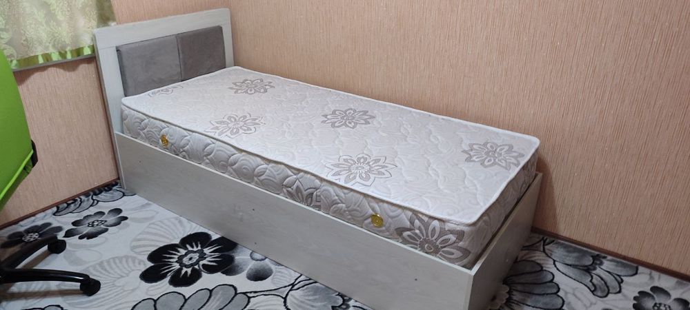 Продаётся  почти новая кровать, в отличном состоянии
