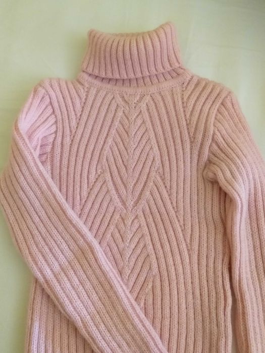 Топъл, пухкав пуловер