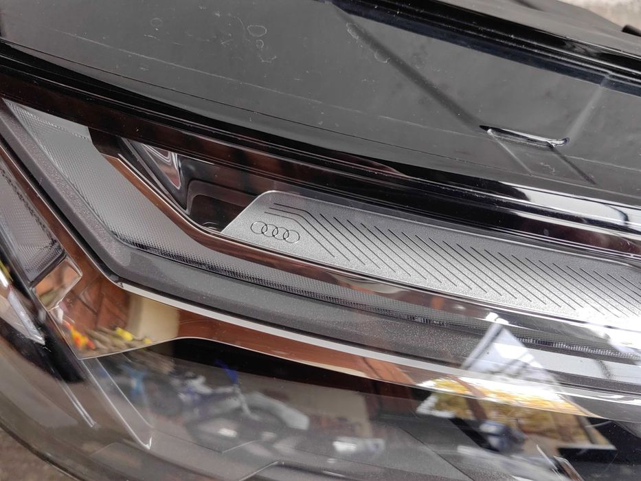 Фар Audi Q5 Matrix LED десен / Фар Ауди Кю5 LED Оригинален