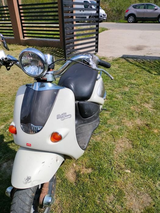 Vand scutere Aprilia si SYM