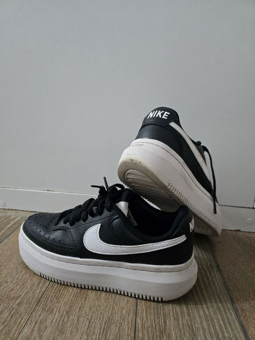 Vand adidasi Nike dama