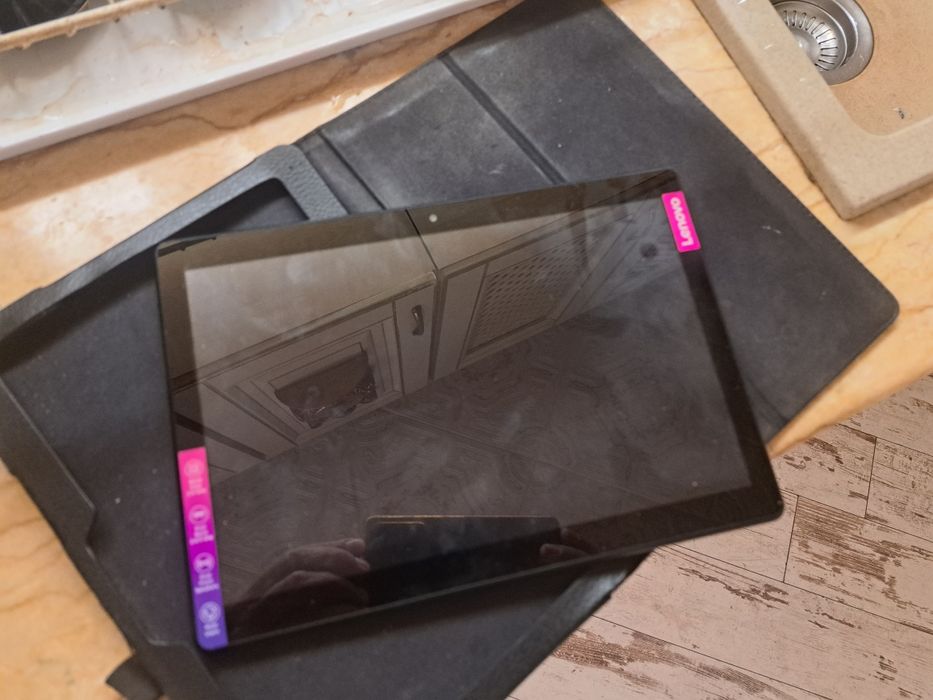 Таблет  Леново  не ползван,получен като награда за нов договор