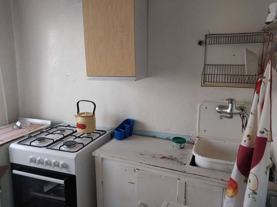 Аренда.  2 к. малогаб 5/5 эт.дома напротив магазина Чимган экобазар