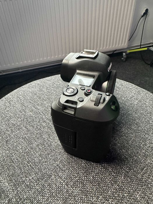 Cameră Canon EOS R
