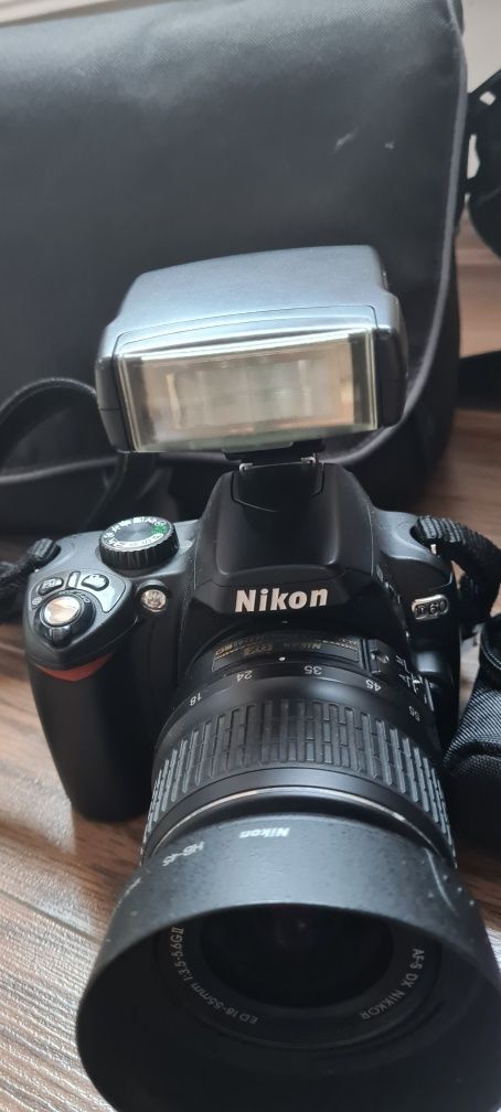 NIKON DSLR D60 , plus trepied