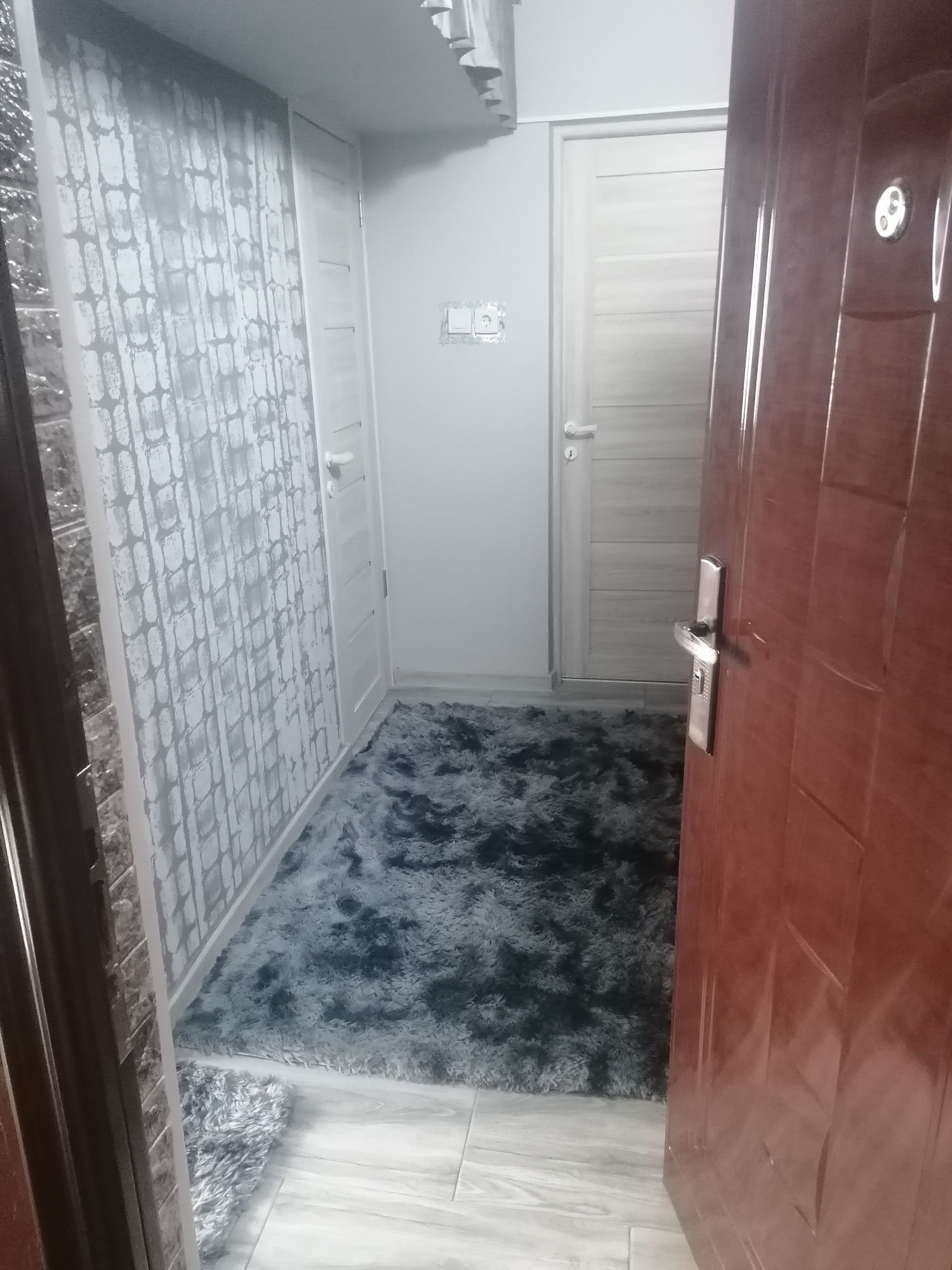 Vând apartament cu 2 camere