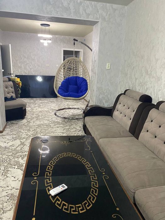 Vasxoddan 2 qavatlik uy sotiladi SROCHNA