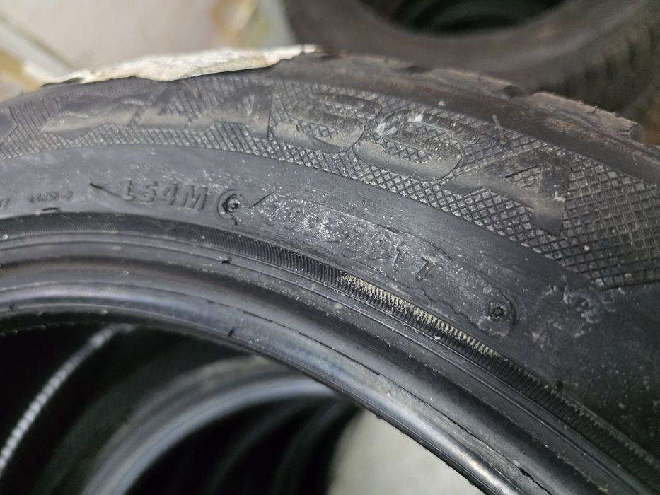 4бр Нови зимни гуми 215 50 17 - Lassa