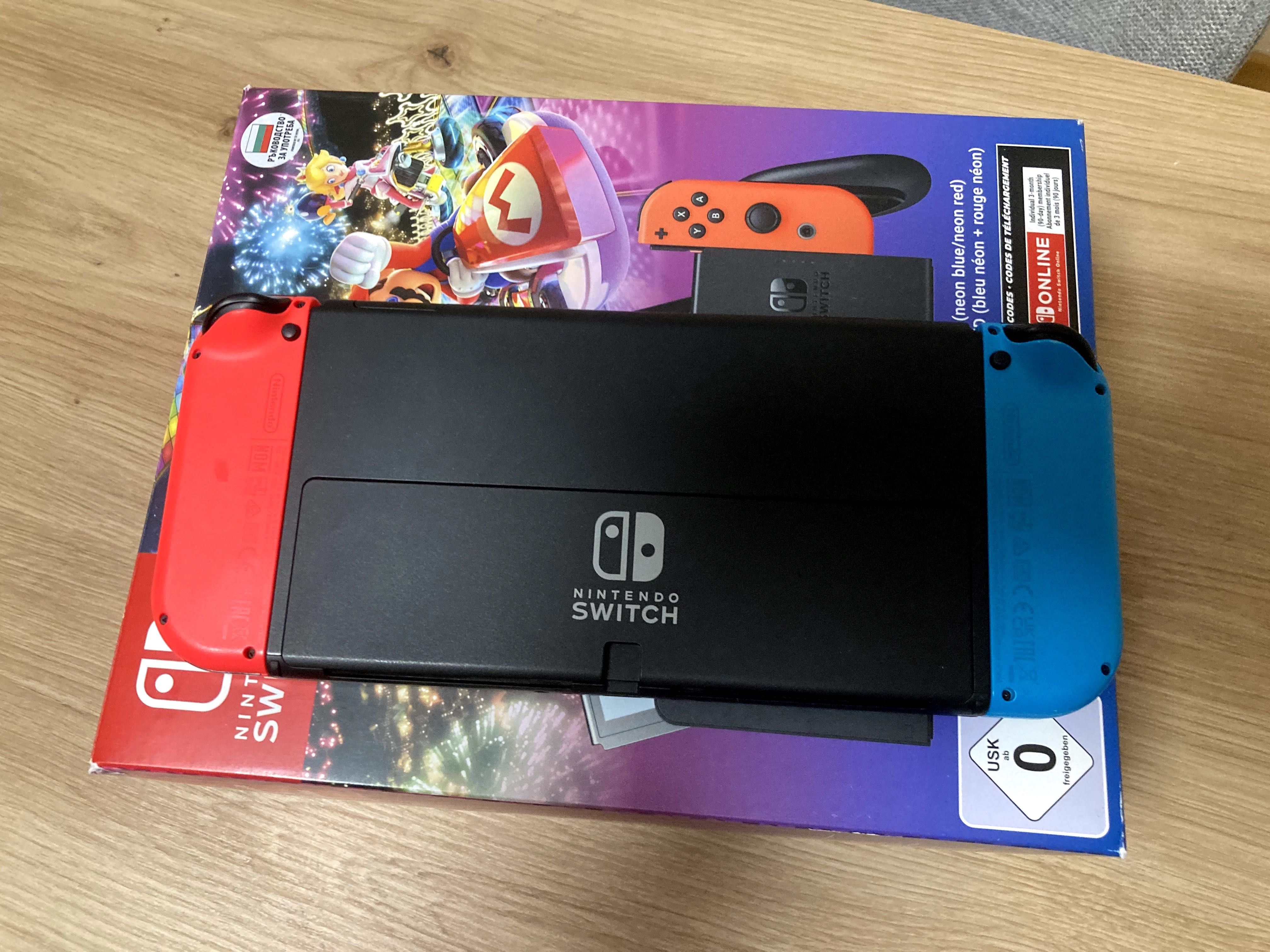Nintendo Switch OLED - Neon Red & Neon Blue + Mario Kart 8