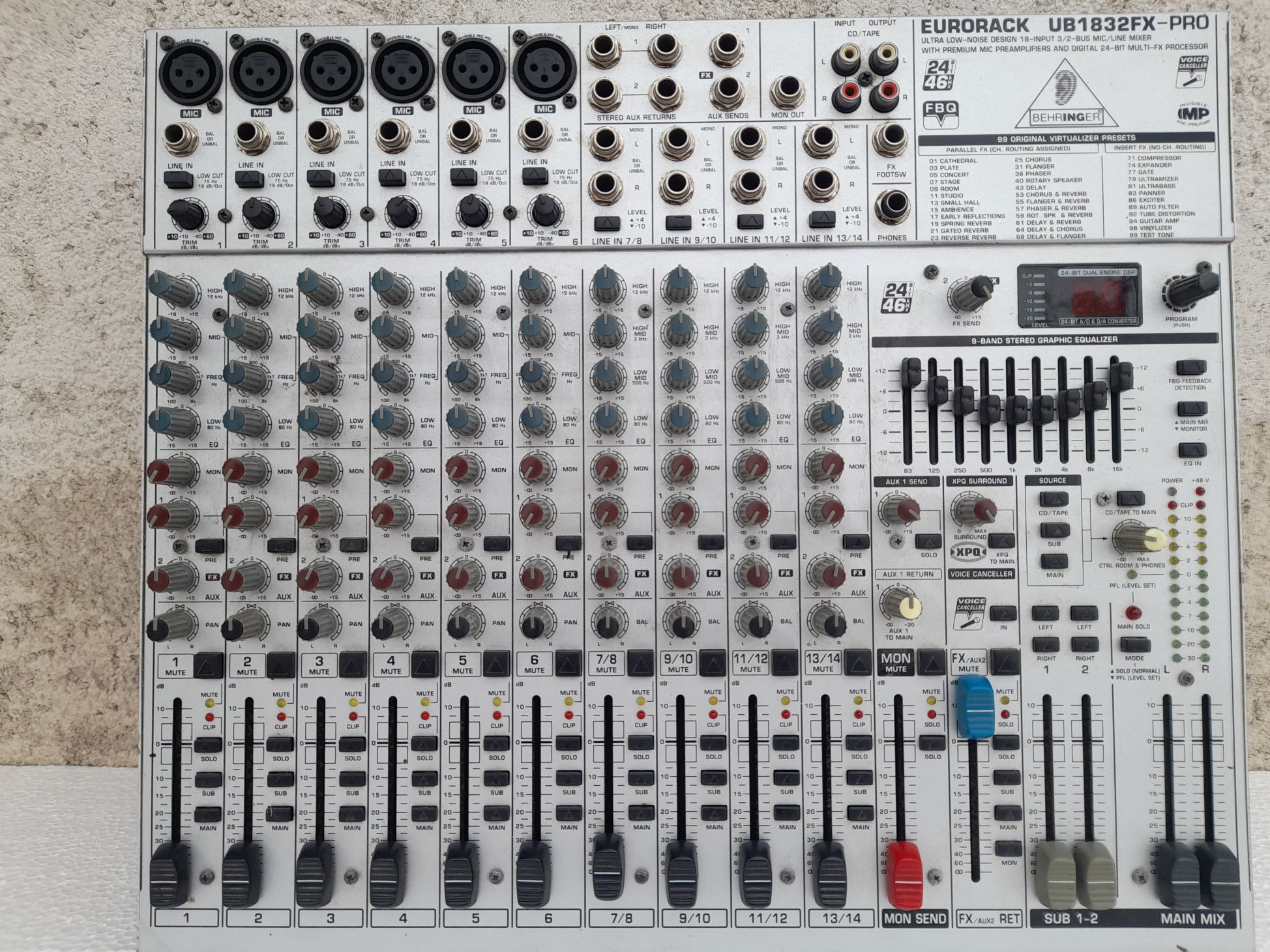 Behringer Eurorack UB1832FX-PRO ( studio / instrumente )