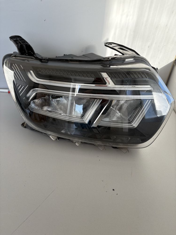 Far dreapta Duster 2022-2023
