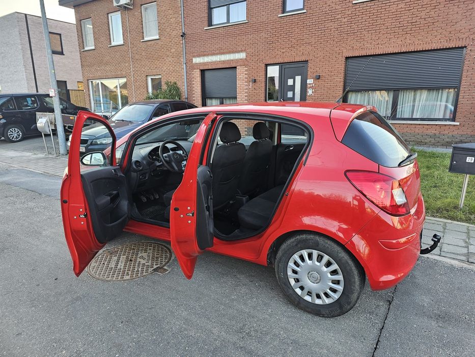 Vând Opel Corsa 2013