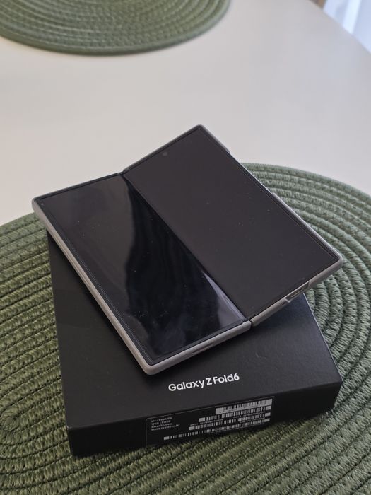 Vând Samsung Galaxy FOLD 6 512GB