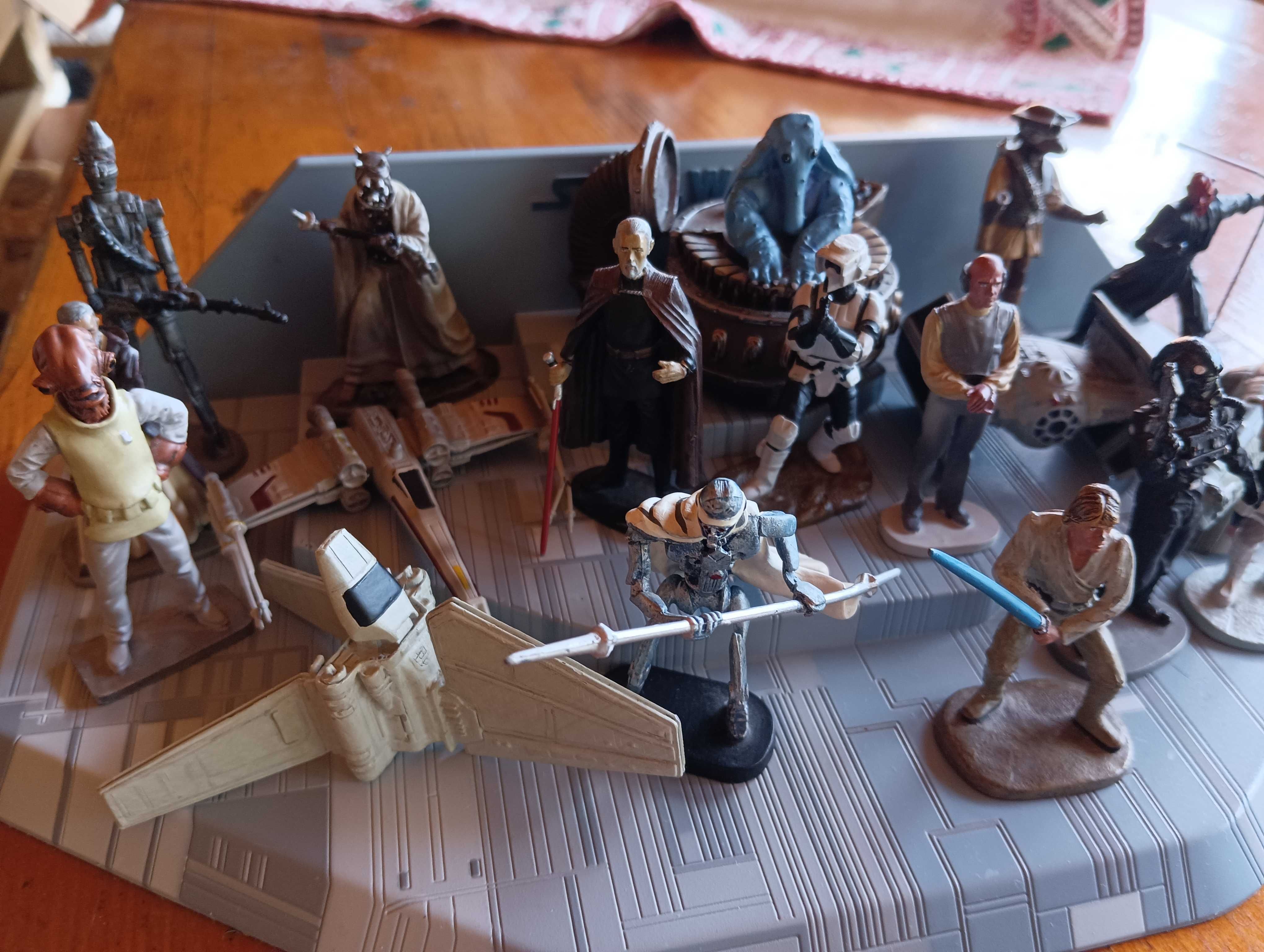 STAR WARS оловни фигури 58 бр.+3 поставки+4 бр. фигури за залепване