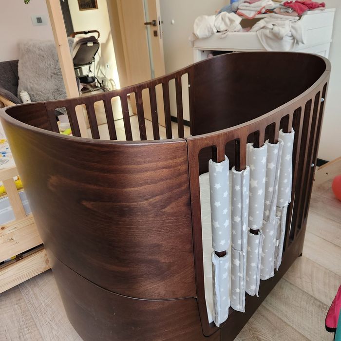 Детско легло с матрак Leander WALNUT