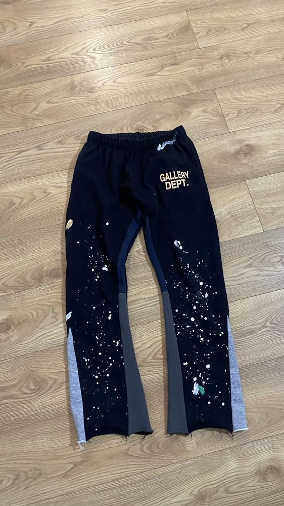 Pantaloni Flared Gallery Dept