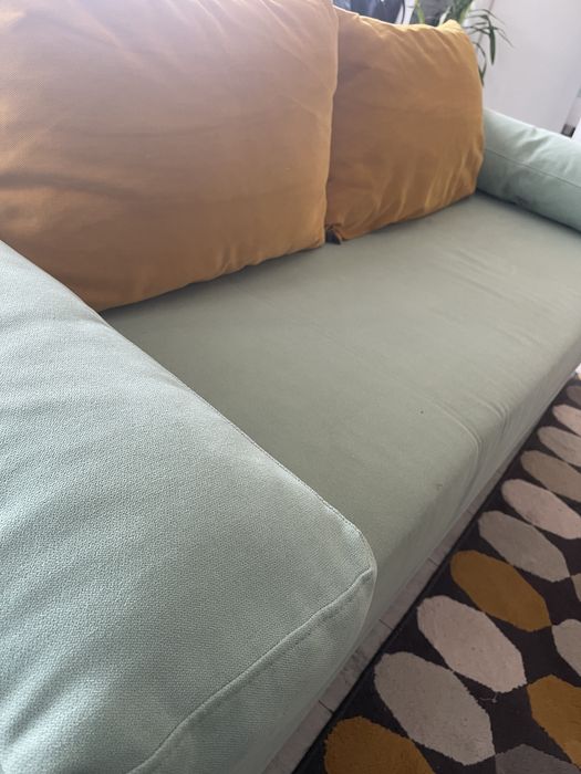 Canapea extensibila cu lada de depozitare