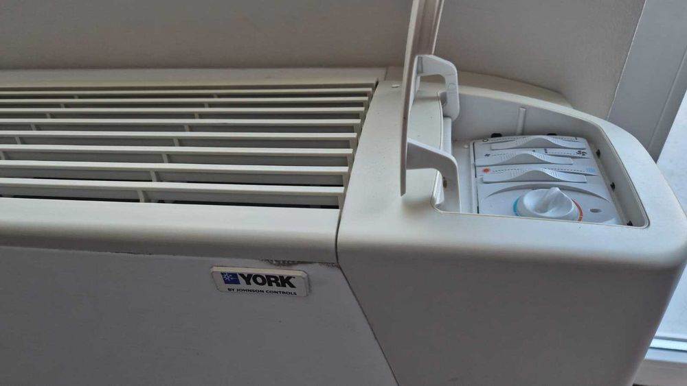 Ventiloconvector Marca YORK YFCN de pardoseala
