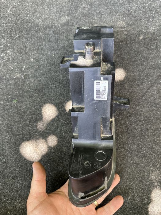 Proictor dreapta jeep grand cherokee.