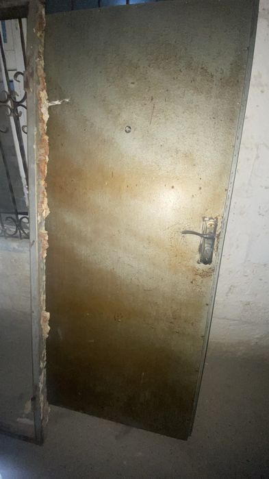 бу темир есик сатылады килти бар 95 см ени