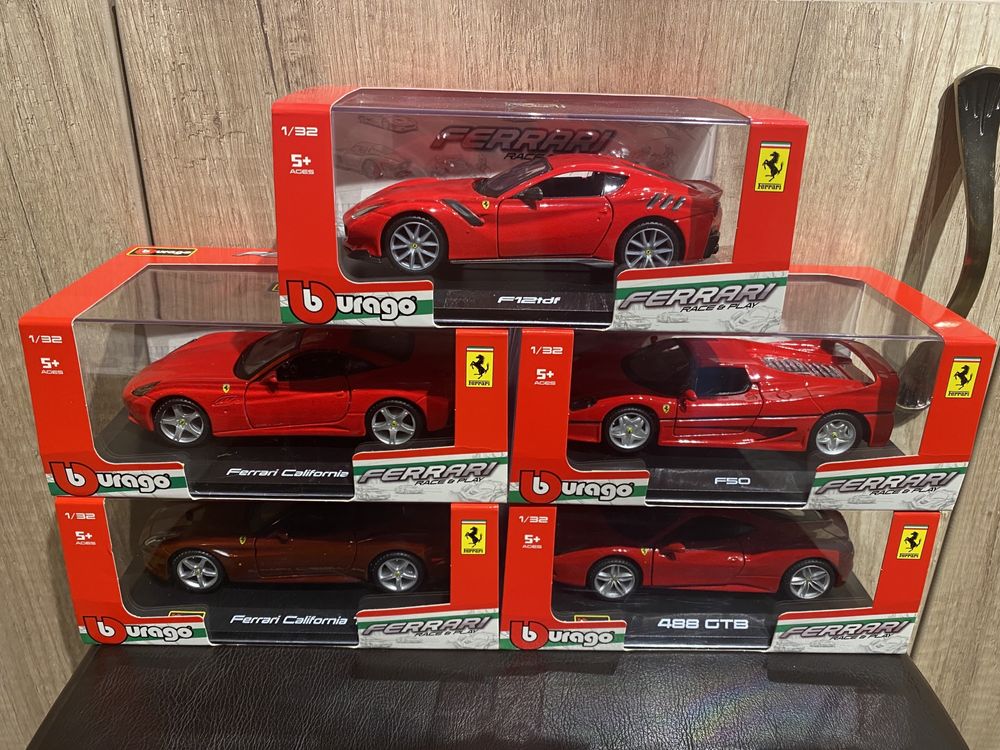 BBURAGO Ferrari Race&Play machetă auto scara 1:32 showcase