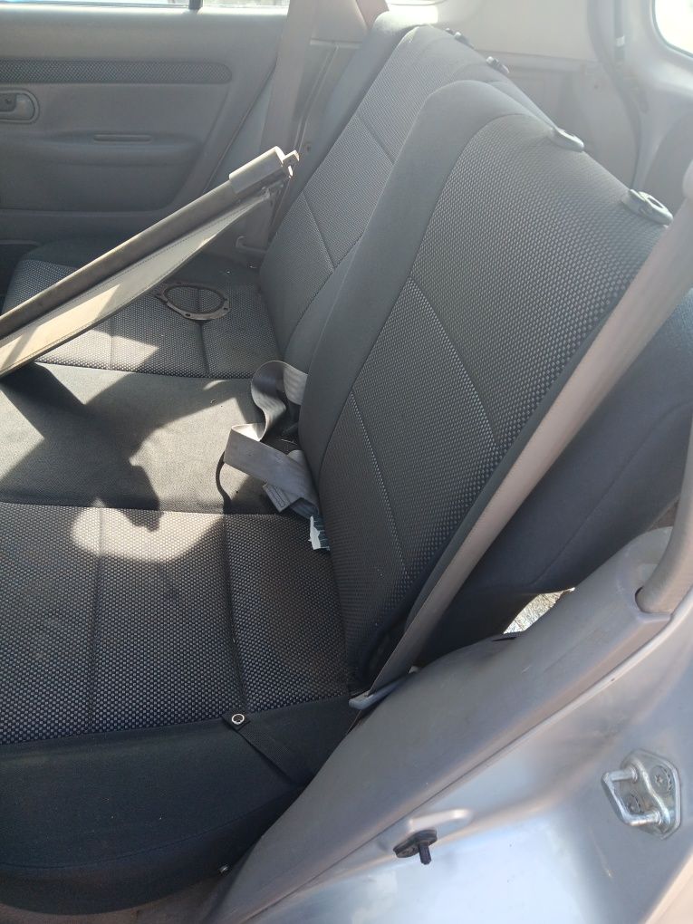 Mazda Demio 1,5 на части