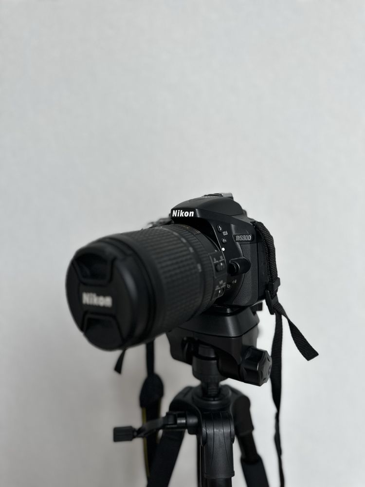 Фотоаппарат зеркальный Nikon D5300 и объектив 18-140 mm