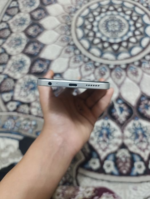 Tecno spark 30 xotira:256 gb 8 hech qanaqa aybi yoʻq telefon ideal