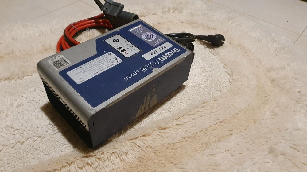 TriCom Futur smart 24v 50a