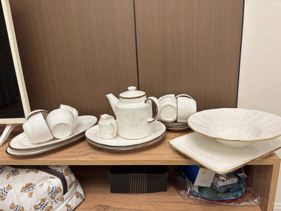 Продам столовый чайный сервис