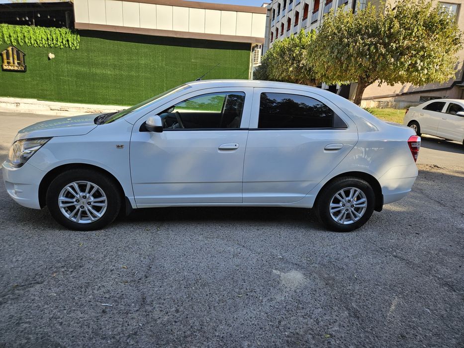 2022 коблт срочни сотилади