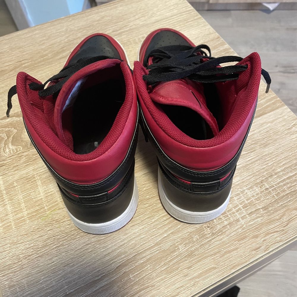 Nike Air Jordan 1 Mid "Reverse Bred" [NO BOX]