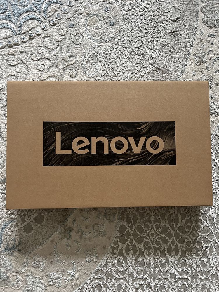 Почти новый ноутбук Lenovo продаем