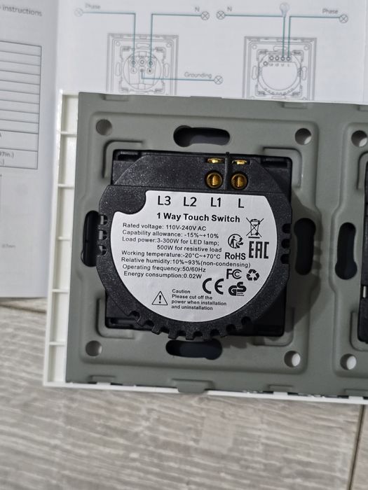 Întrerupător tactil + priză USB Schuko încastrată – sticlă albă