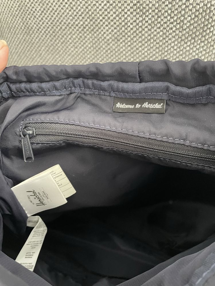 Оригинална раница нова на марката Herschel Supply Co. Dawson
