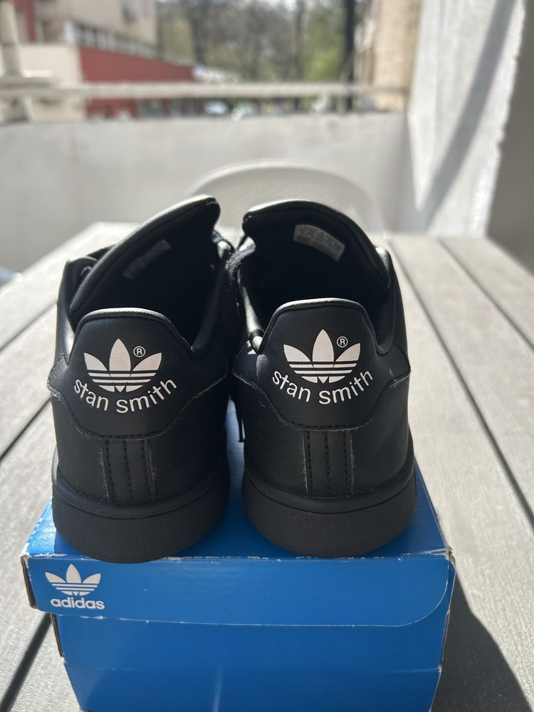 Черни обувки adidas
