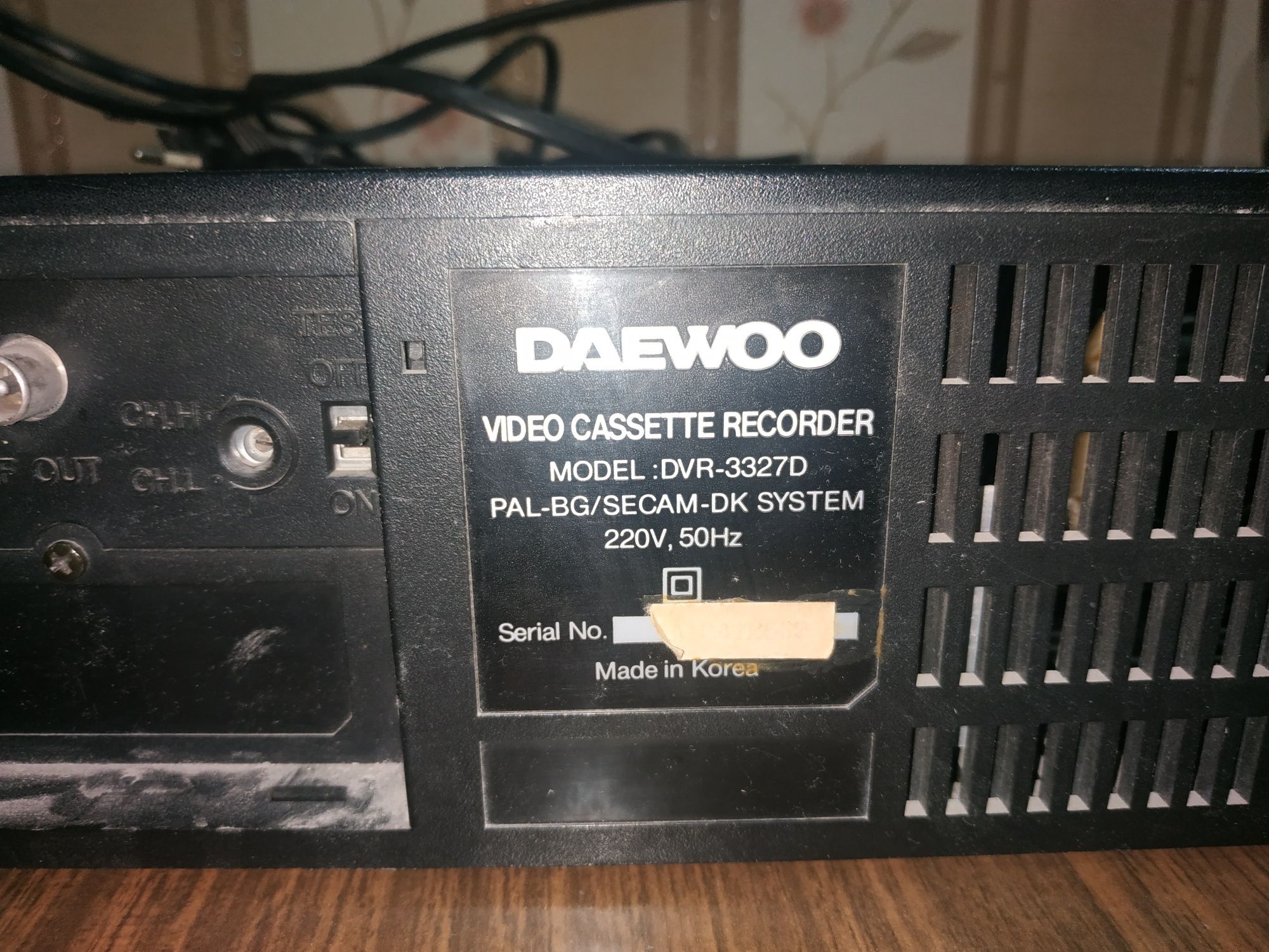 Видеомагнитофон DAEWOO DVR-3327D кассетный