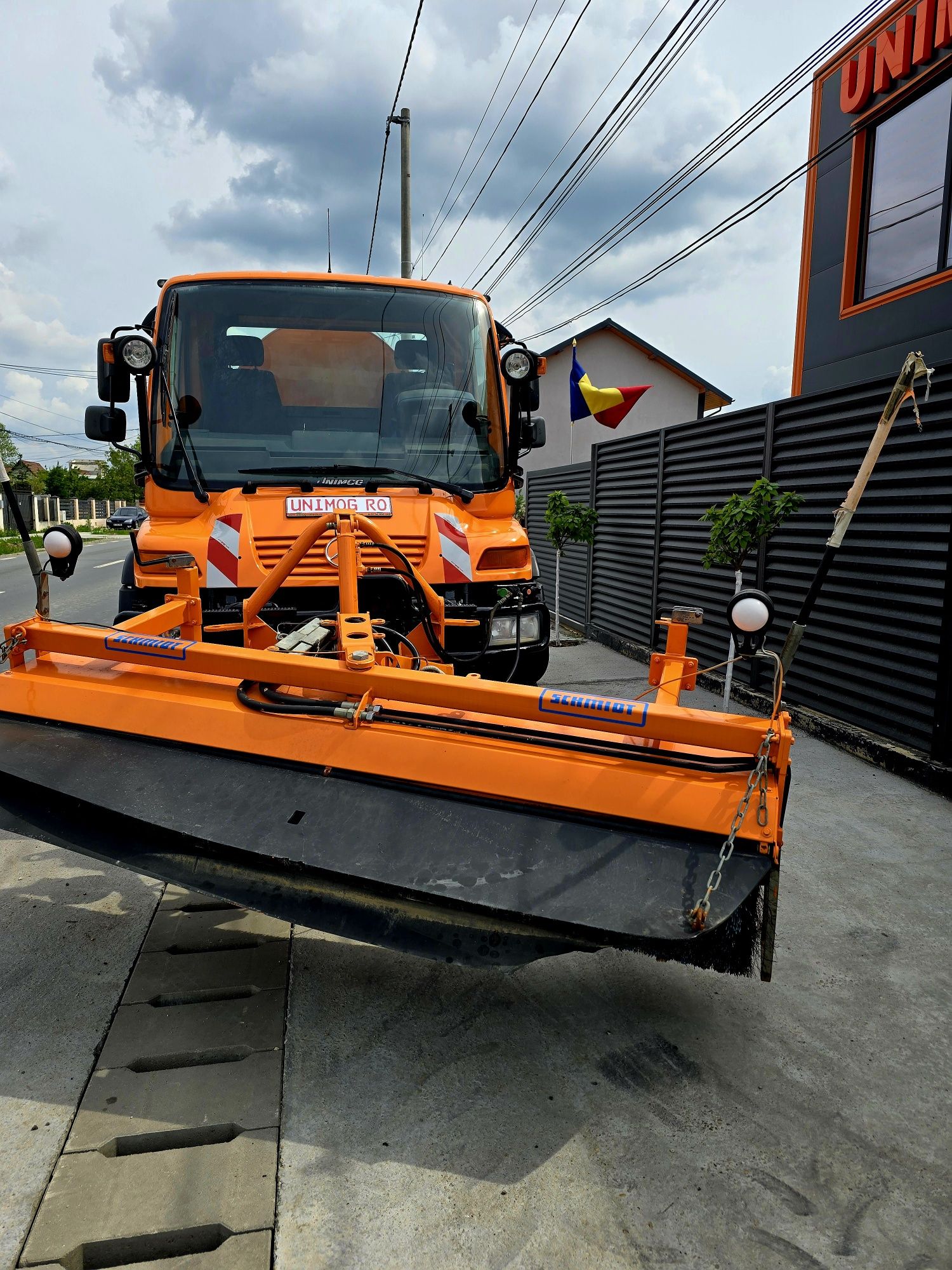 UNIMOG CU Perie si Bazin apa U300 U400 U500