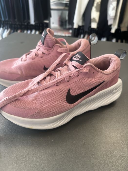 Маратонки Nike 38 номер