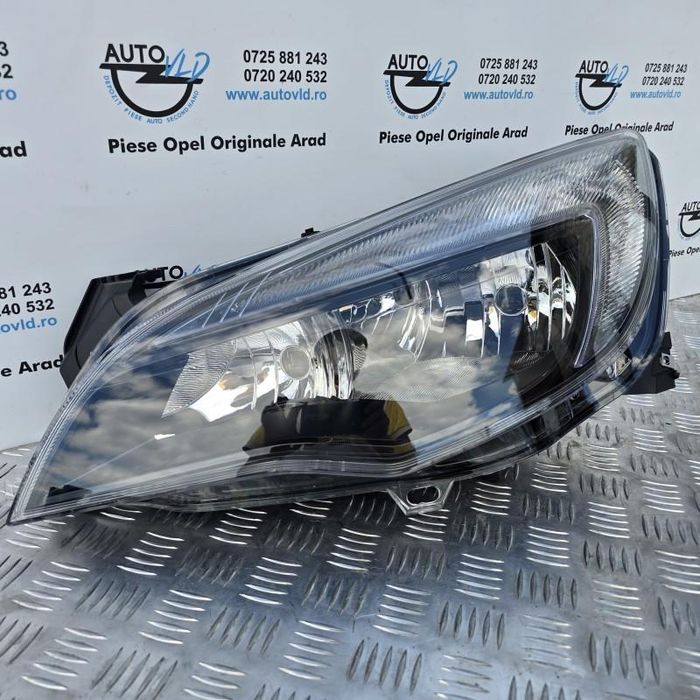 Far dreapta fundal negru halogen Opel Astra J
