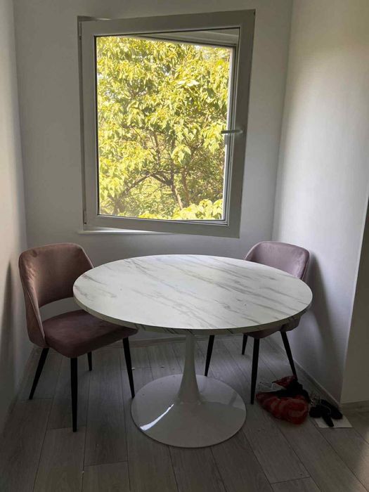 Трапезна   маса