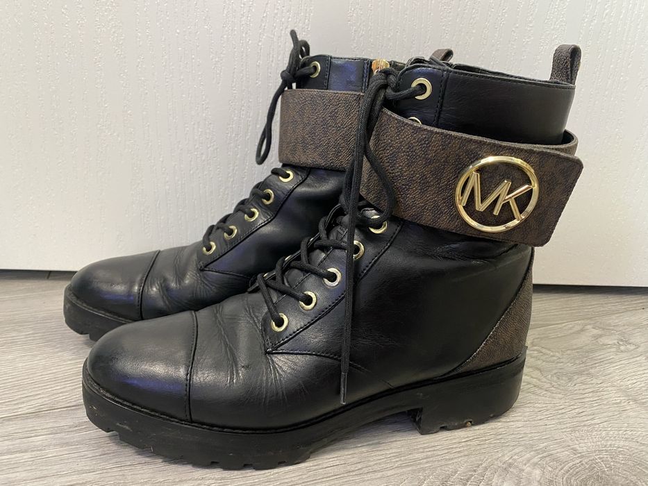 Черни боти на Michael Kors