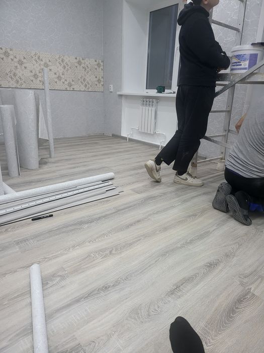 Ламинат ,наливной пол ленолеум