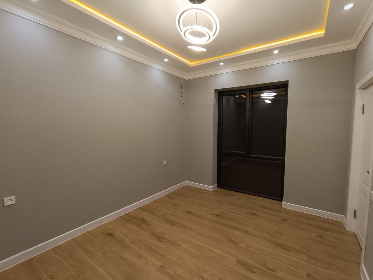 Яшнабадский р-он Паркентский Town House. Таунхаус 3 уровня. 95м²