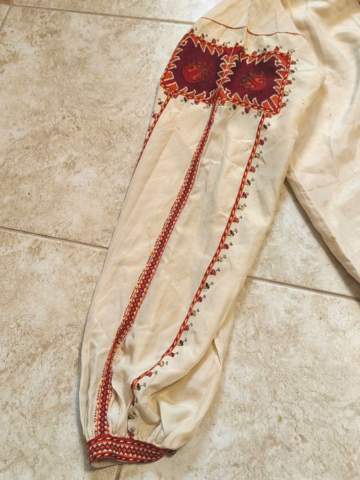 Уникална Старинна Рокля за Народна Носия Естествена Коприна